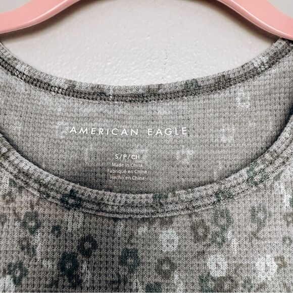 American Eagle Short Sleeve Dainty Floral Print Baby Tee Size Small - Picture 5 of 7
